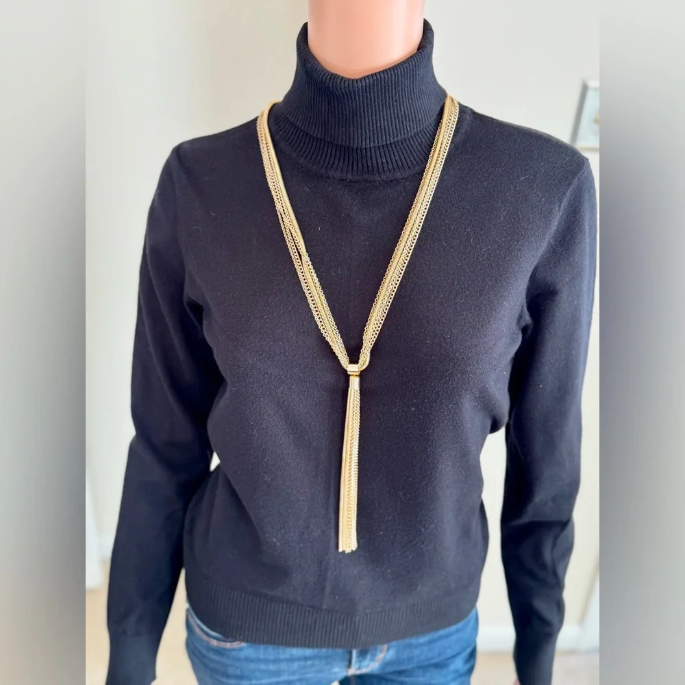 NWT Macy’s Gold Tone Snake V-Neck Chain with Tassel & Matching Earrings - Picture 4 of 8